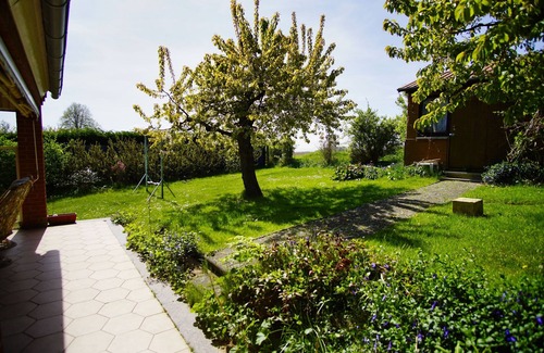 Putbus House | Idyllic location with its own garden - Dat Bienenhuus