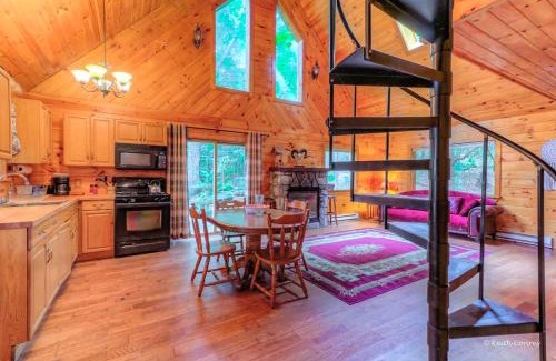 Canadensis House | Idyllic Log Cabin Rental with a Porch in the Poconos of Pennsylvania
