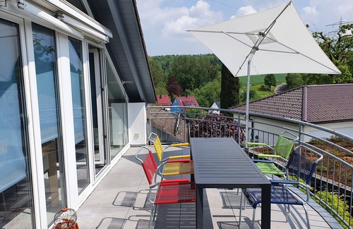 Bermatingen Apartment | Idyllic modern apartment with two balconies and air conditioning