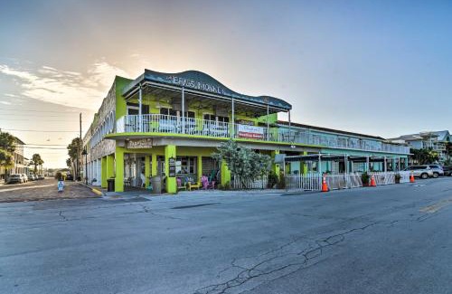 Pass-a-Grille Historic District Apartment | Idyllic Pass-A-Grille Studio - Walk to the Beach!