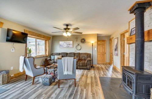 Beulah House | Idyllic Rye Cabin Deck with Mountain Views!