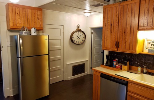 Amsterdam House | Idyllic setting near Bozeman International Airport