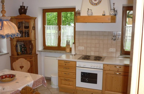 Munchen District House | Idyllic, spacious country house in a hamlet location southeast of Munich