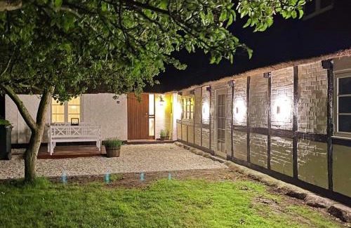 Gedesby House | Idyllic Thatched Cottage Retreat-By Traum