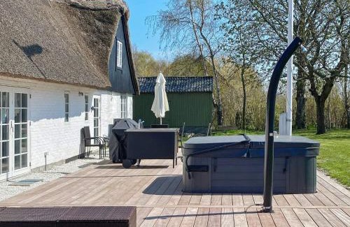 Gedesby House | Idyllic Thatched Cottage Retreat-By Traum