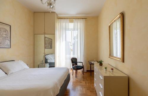 Monti Apartment | iFlat Delightful apartment view colosseum