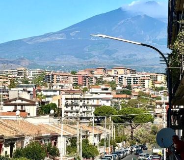 Monte Po-Nesima-San Leone-Rapisardi Apartment | Il balcone sull Etna