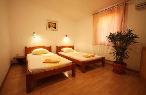 Pielesti Hotel | Il Capo Tour