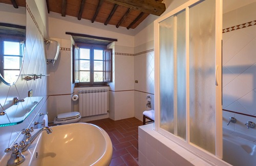 Borghetto Other | Il Castello Apartment in Farmhouse with swimming pool overlooking Lake Trasimeno