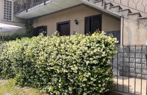 Como Bed & Breakfast | Il Cortile Como Single & Double Room in apartment NO HOTEL