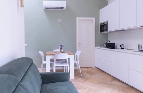 Monticello Brianza Apartment | 'Il Cubo di Aligi' in the green countryside of Brianza