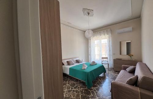 Stazzo House | IL SOLE SUL MARE a 100 m dal lungomare di Stazzo