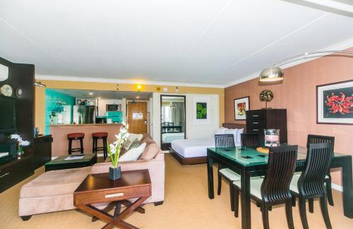 Waikiki Apartment | Ilikai Tower 2121 City View 1BR
