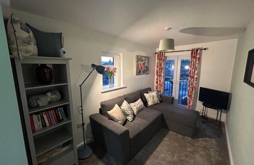Little Hayfield House | Immaculate 1-bed House in Newtown, Disley