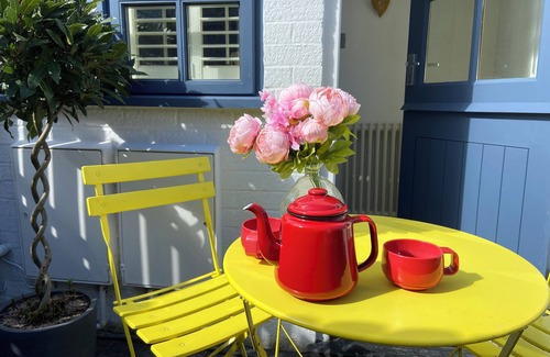 Wells-next-the-Sea Apartment | Immaculate 1-bedroom cottage two minutes' walk from beautiful Wells quayside.