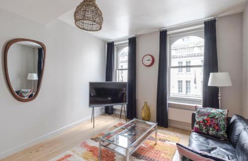 Carnaby Apartment | Immaculate 2-Bed Apartment in Prime Central London