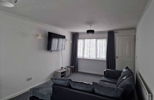 Little Hay House | Immaculate 3 bedroom house in Fordbridge