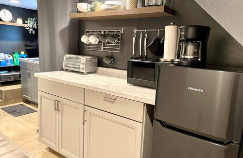 Bergenfield Apartment | Immaculate Newly Renovated 1 Bedroom Apt Near NYC