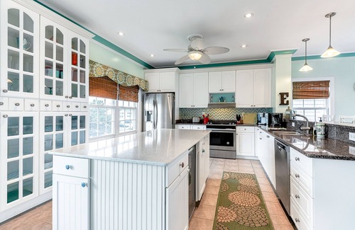 East Ocean View House | Immaculate ocean front 3 story beauty