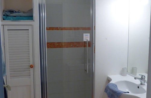 Vannes Apartment | Immediate proximity to the port, the market halls, the historic center, private parking