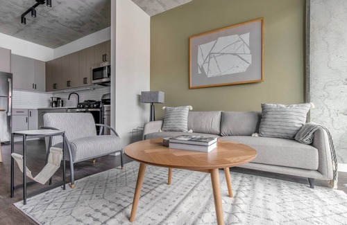 Killgubbin Apartment | Impeccable River North 1BR w/Yoga Studio, nr Riverwalk, by Blueground