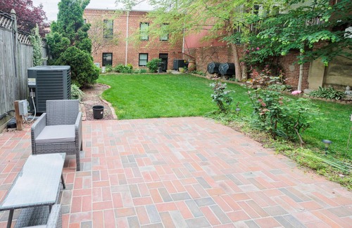 Mount Vernon Square House | Impeccable Shaw 2BR w/W/D, nr Convention Center, by Blueground