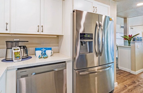 Maalaea Condo | IMPECCABLY REMODELED GROUND FLOOR OCEANFRONT - 50' FROM THE SEA TURTLE SANCUARY!