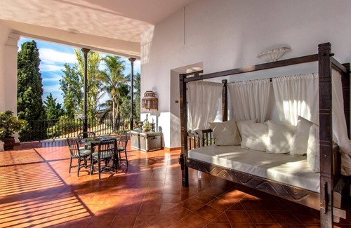 Banyeres del Penedes Villa | Impressive and Idyllic mansion for up to 40 people!