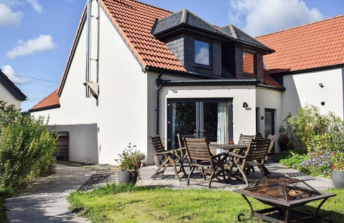 Auchtermuchty Cottage | Impressive larger house, decorated to a very high standard.