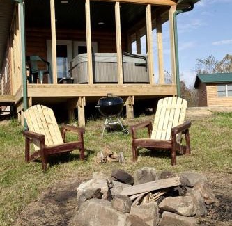 Equality House | Impressive Secluded Cabin with Hot-tub in Herod, Illinois