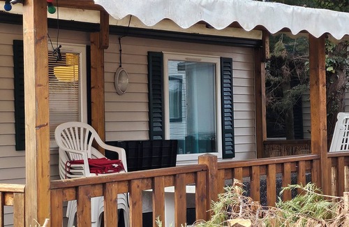 La Roque-d'Antheron House | In a 4-star campsite, 2 swimming pools, lake with tobogan, laundry, petanque, tennis