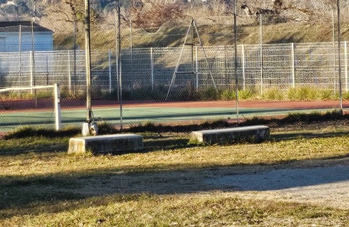 La Roque-d'Antheron House | In a 4-star campsite, 2 swimming pools, lake with tobogan, laundry, petanque, tennis