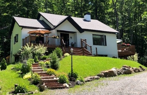 Sutton House | In a Charming Mountain Chalet on the Foothills of Mount Sutton