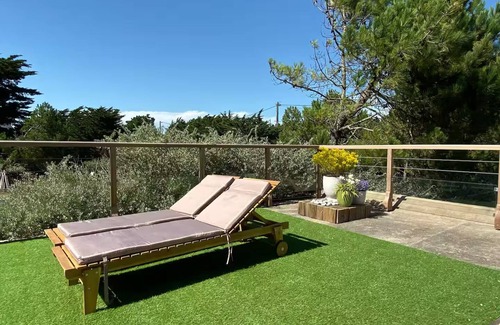 La Turballe House | In Belmont Large house with sea view & beach access
