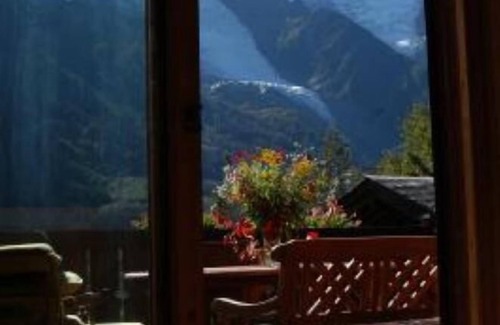 Chamonix City Centre Ski Chalet | IN CHAMONIX, LUXURY CHALET, full south, front the Mont Blanc