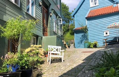 Bergen City Centre Condo | In historical cobblestone street - walk to centrum