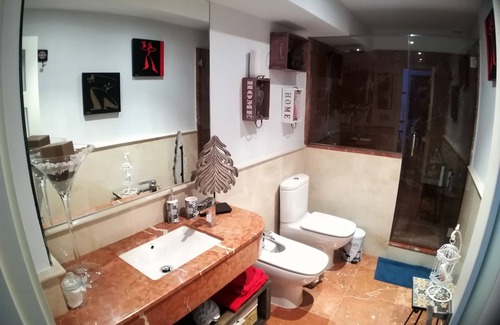 Encarnacion-Regina Apartment | IN OFFERT-AZAHARES, An ideal place within a magnificent Casa Palacio-Centro