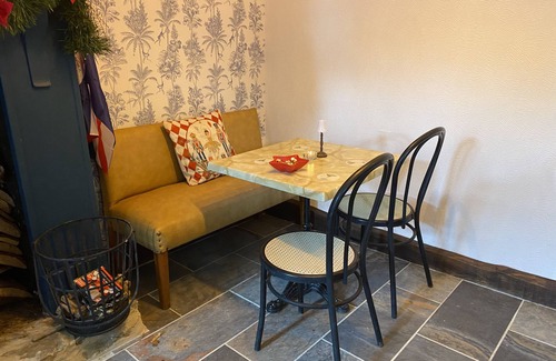 Bellac House | In the ancient town with bars and Cafe’s a short walk away-best of both worlds!