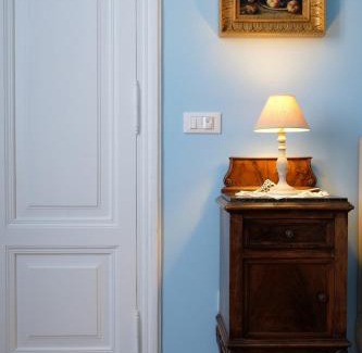 Sallustiano Apartment | In the district of Dolce Vita di Fellini