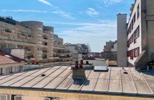 Passy Apartment | IN THE ELITE 16TH - THE HISTORIC SPIRIT OF PARIS ON RUE LEKAIN