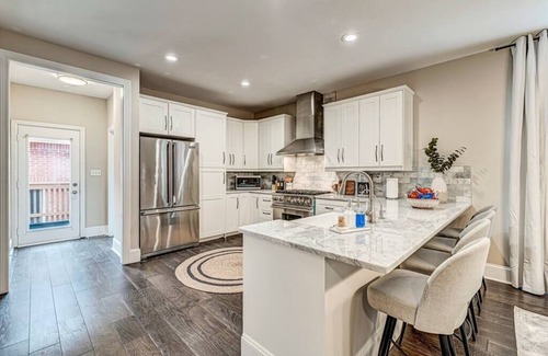 Lockerbie Square House | In the Heart of Downtown Indy - Sleeps 14!