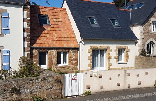 Perros-Guirec House | In the heart of the pink granite coast