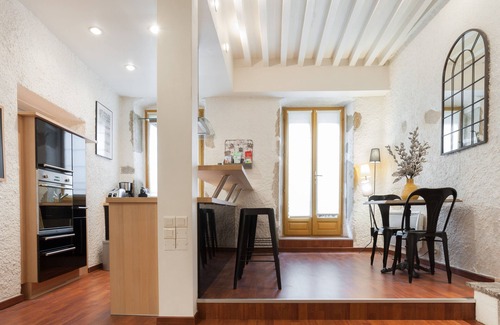 Annecy Old Town Apartment | In the heart of the old town, quiet loft with pretty sunny terrace