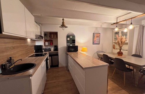 Belle Ile en Mer House | In the heart of the port of Sauzon "la maison du Port Vihan" with garden,