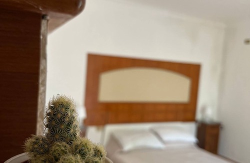 Ottaviano House | In the historic center. Private room with garage and small balcony. 5min from the station