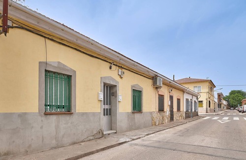 San Martin de la Vega House | In the Madrid metropolitan area, this functional vacation apartment welcomes you.