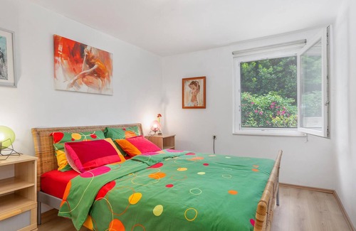 Bakarac House | In the small coastal town of Bakarac, not far from the city of Rijeka and in a green environment lie