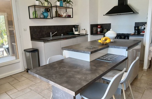 La Roquebrussanne Villa | In the Var, rent a villa with swimming pool at la Roquebrussanne July/August