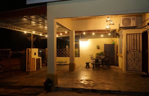 Kajang House | Inap Desa Putrajaya guesthouse with private pool