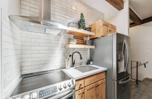Incline Village Condo | Incline Village Cozy Ski Lease - Charming Mountain Retreat Minutes from Slopes